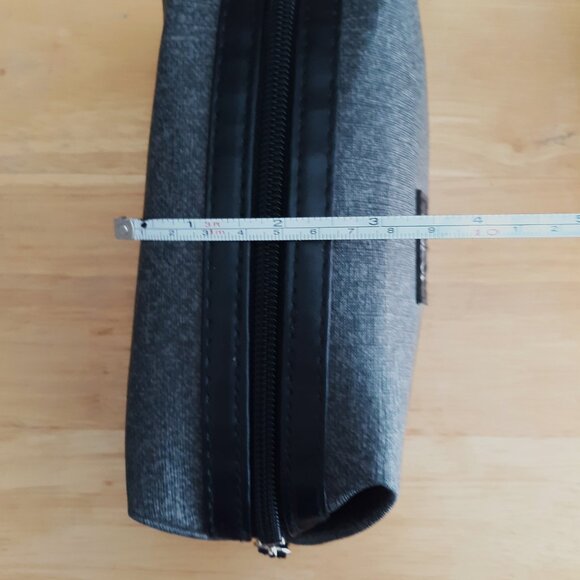 Tumi Travel Pouch Bag - Picture 8 of 10